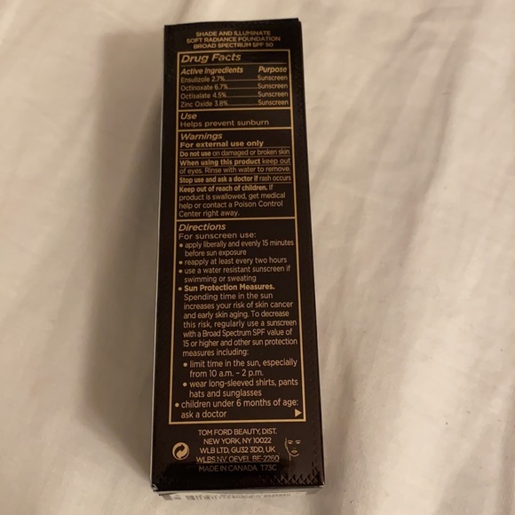 Tom Ford shade and illuminate soft radiance foundation broad spectrum SPF50 - Picture 2 of 4